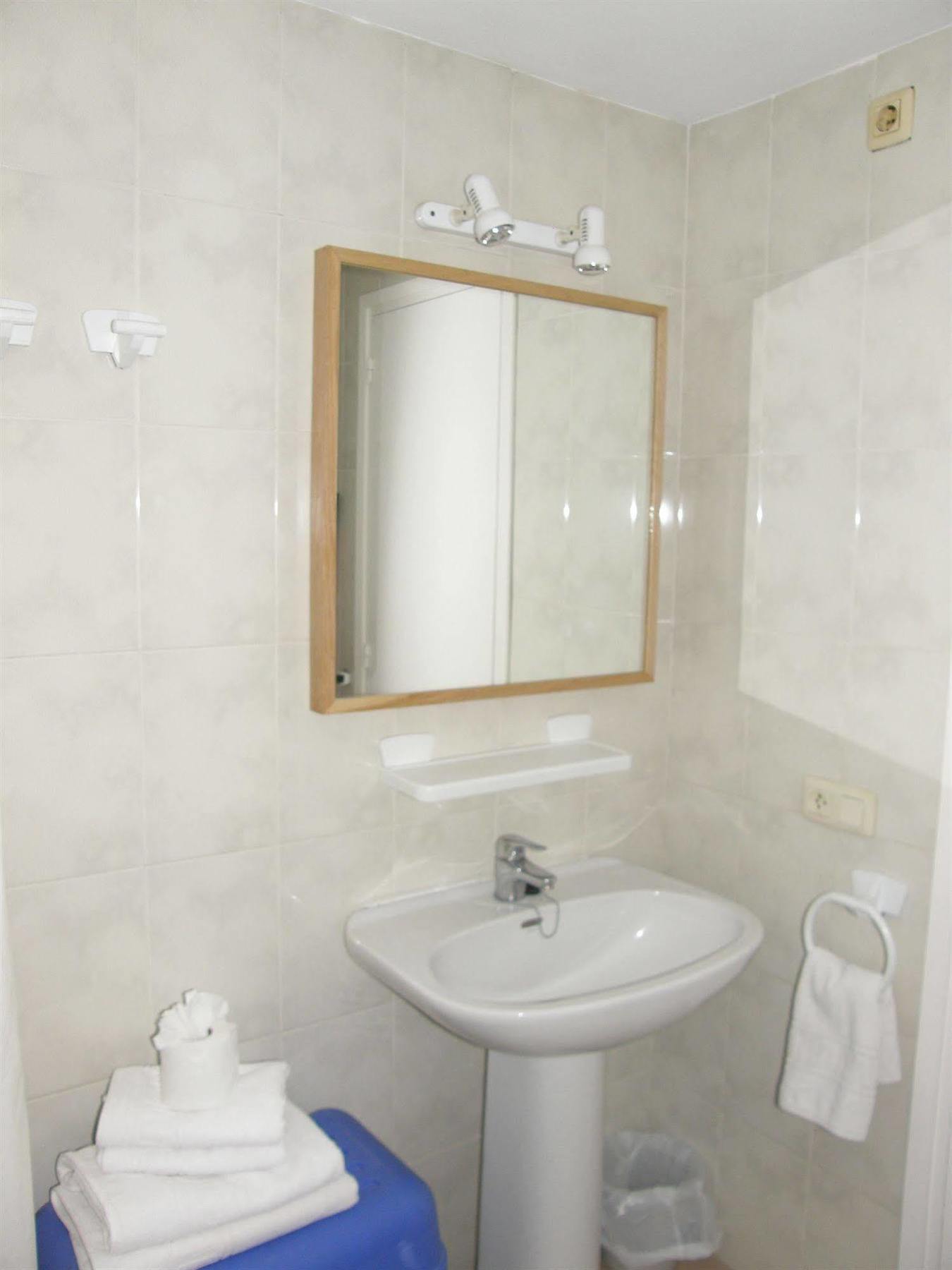 Apartamentos Miami ลาเอสตาร์ติต ภายนอก รูปภาพ