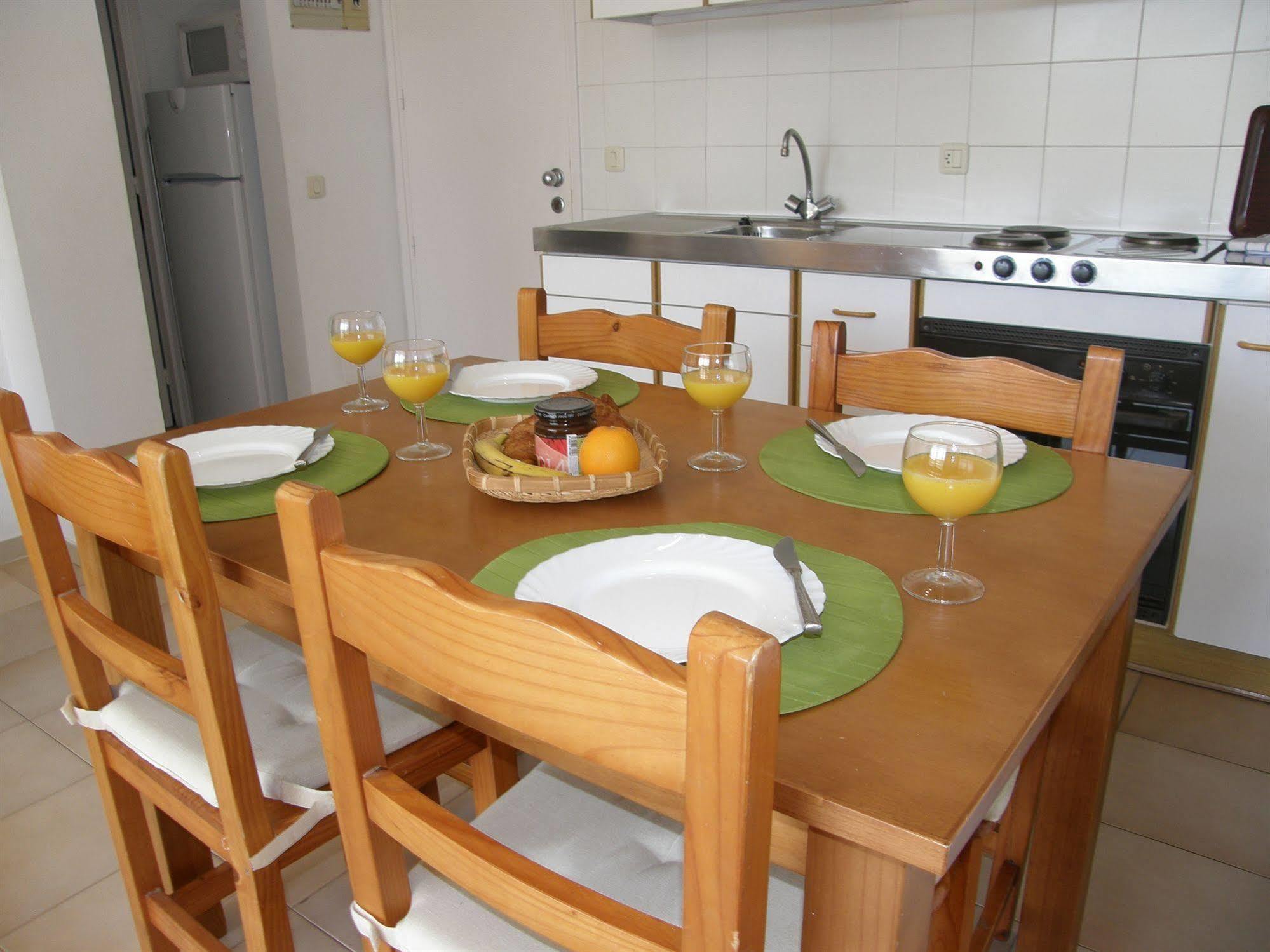 Apartamentos Miami ลาเอสตาร์ติต ภายนอก รูปภาพ